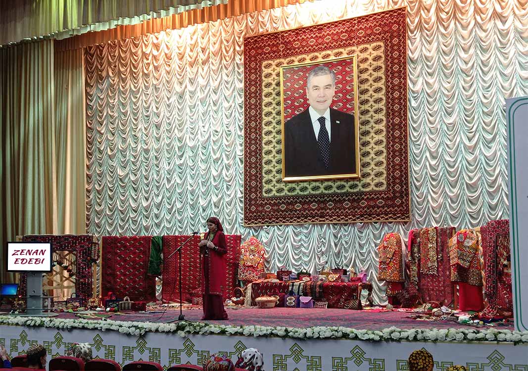 Edepli hem çeper türkmen gözeli